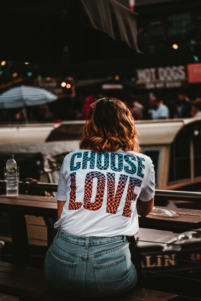 Trouver un tee-shirt manga pas cher : Les meilleures astuces